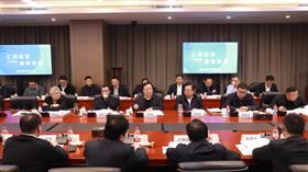 标题:中电建冀交高投公司召开2025年股东会暨三届四次董事会、三届三次监事会、四届一次董事会<br/>说明:<br/>日期:2025/12/22 17:17:11